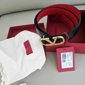 Valentino V logo belt